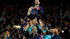 بيكيه في وداعه الأخير لفريقه برشلونة ومشجعي النادي الكتالوني