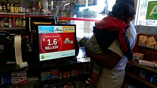 Cumartesi gecesi yapılan çekilişte 1,6 milyar dolara ulaşan büyük ikramiyeyi kazanan çıkmadı