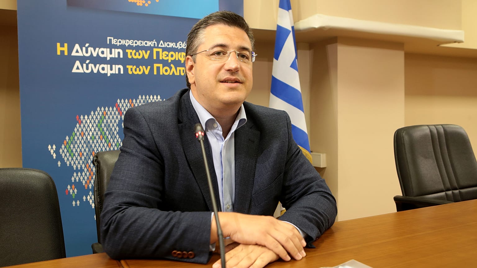Απόστολος Τζιτζικώστας