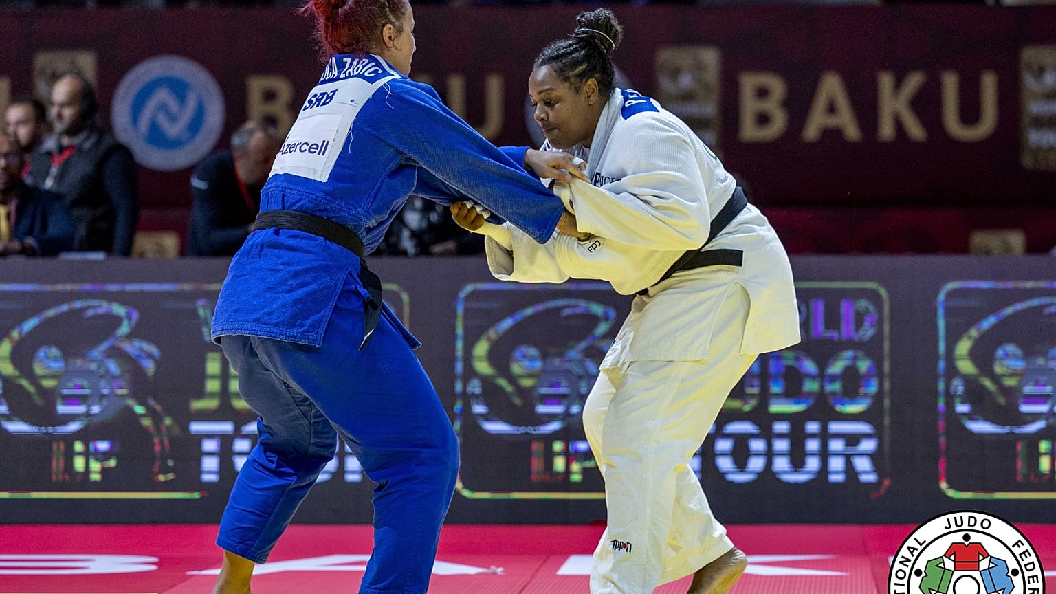 Momento da final de +78kg entre Rochele Nunes e Milica Zabic, em Baku.