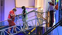 Am Wochenende erlaubte Italien nur den bedürftigen Mirgranten von Bord der "Humanity 1" zu gehen. 