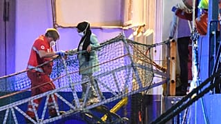 Am Wochenende erlaubte Italien nur den bedürftigen Mirgranten von Bord der "Humanity 1" zu gehen.
