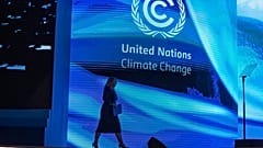 Die slowakische Präsidentin Zuzana Caputova auf dem Weg zum Redenerpult bei der COP27
