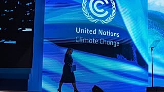 Die slowakische Präsidentin Zuzana Caputova auf dem Weg zum Redenerpult bei der COP27