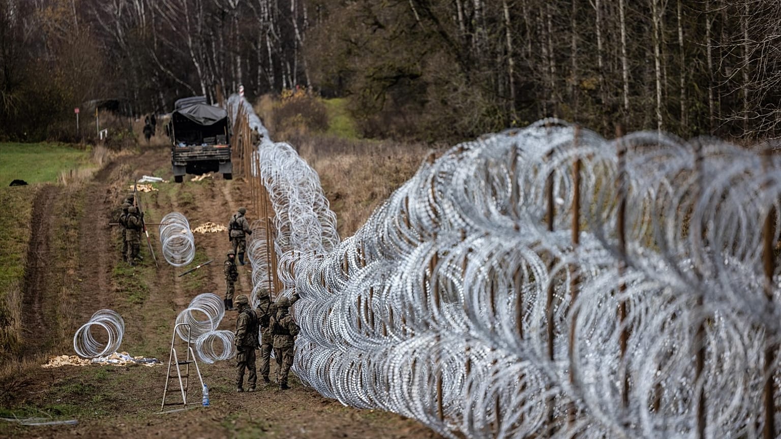 Des barbelés supplémentaires installés à la frontière entre la Pologne et Kaliningrad