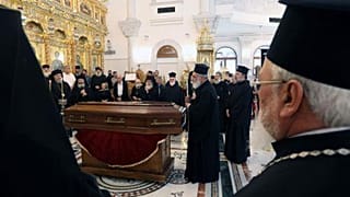 Το φέρετρο με την σορό του μακαριστού Αρχιεπισκόπου Κύπρου Χρυσόστομου Β΄