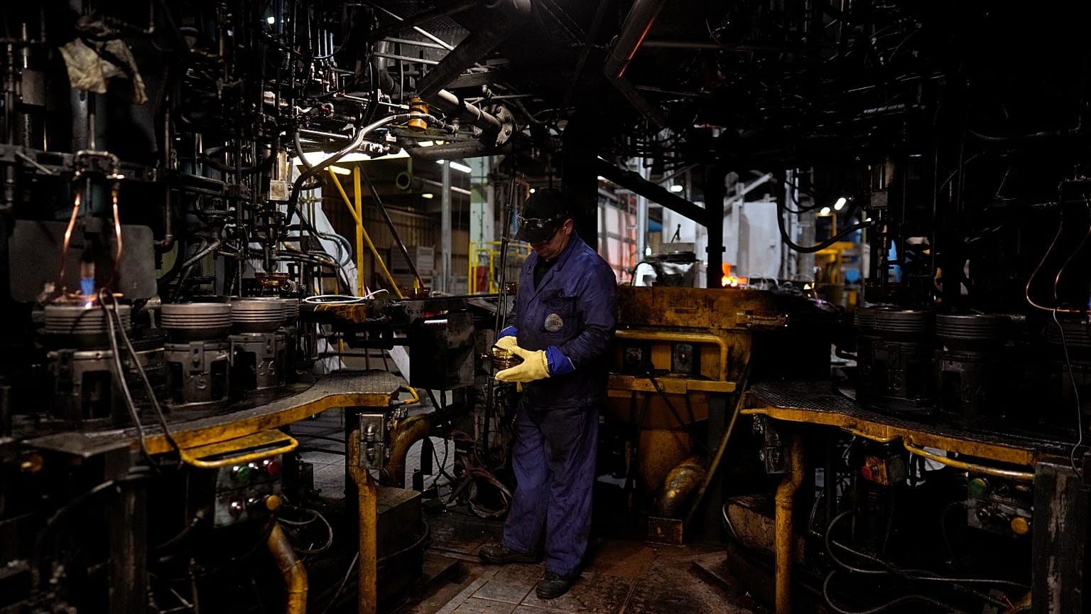A indústria com dependência mais intensiva de energia, como a vidreira, está a ter grandes dificuldades