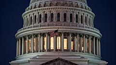 Вашингтонский Капитолий, где заседает Конгресс США, в день выборов 8 ноября 2022 года.