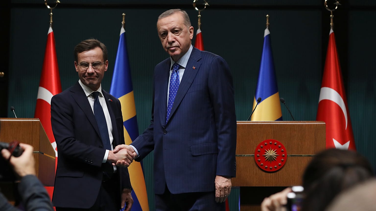 Turkish President Recep Tayyip Erdogan, right, and Sweden's new prime minister, Ulf Kristersson, at the presidential palace in Ankara, Turkey, Tuesday, Nov. 8, 2022. 