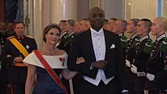 Prinzessin Märtha Louise am Arm ihres Verlobten Durek Verrett