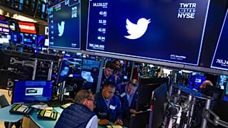 Elon Musk Twitter için Tesla hisselerini satmayı sürdürüyor