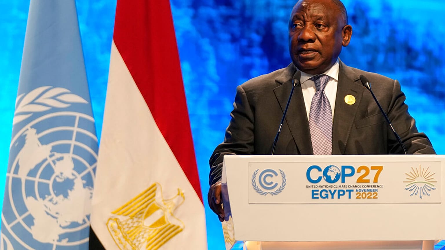 Le président sud-africain Cyril Ramaphosa s'exprime lors du sommet climatique de l'ONU COP27, mardi 8 novembre 2022.