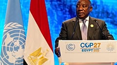 Le président sud-africain Cyril Ramaphosa s'exprime lors du sommet climatique de l'ONU COP27, mardi 8 novembre 2022.