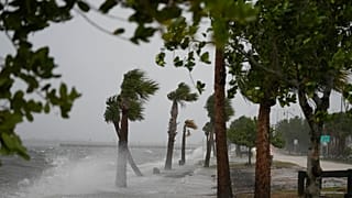 A Nicole hurrikán Florida partjainál
