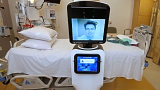 ARCHIVO - Un ejemplo de robot de telemedicina en California, Estados Unidos, 6/11/2013