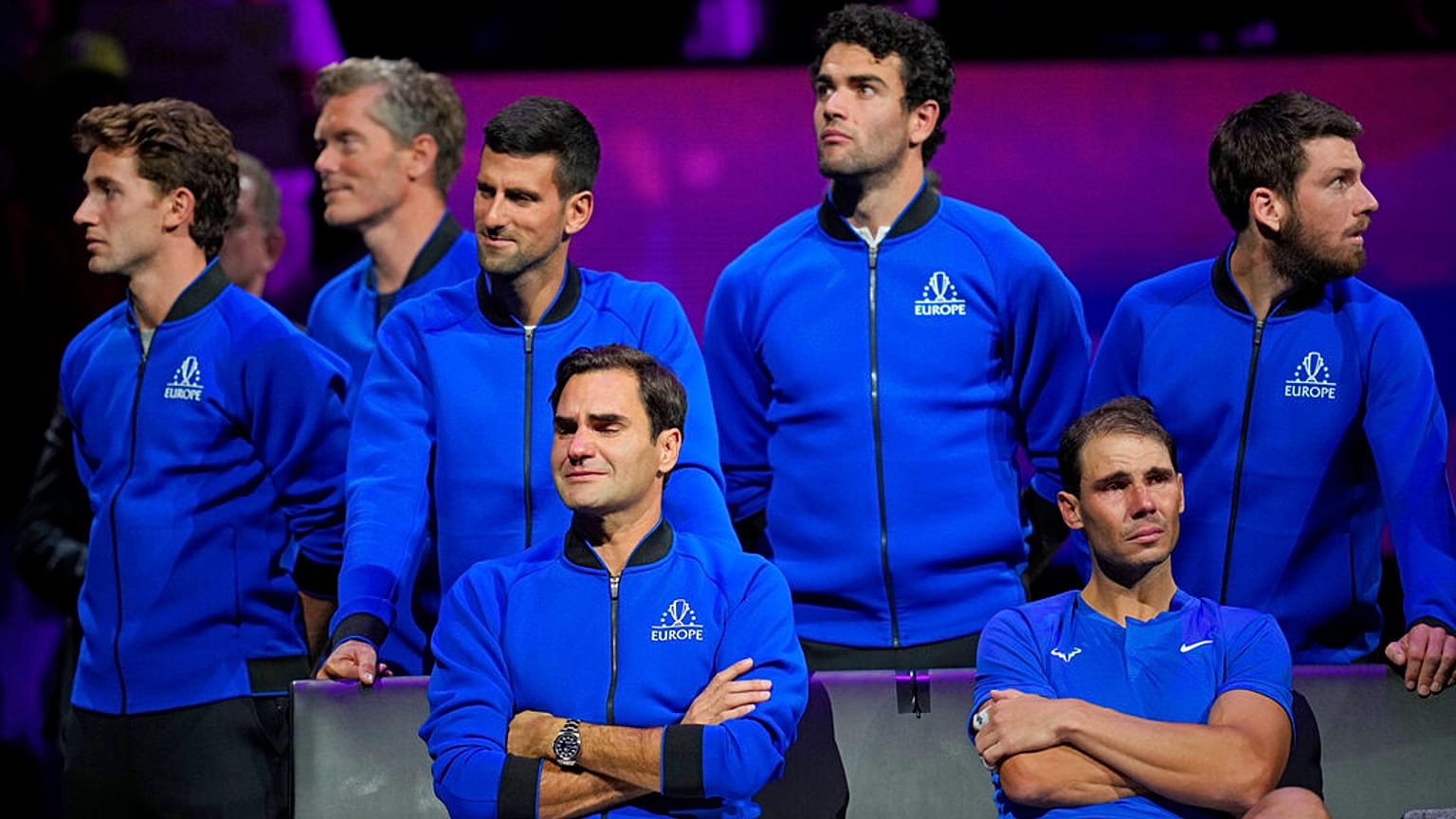 Roger Federer et Rafael Nadal, très émus à la fin du dernier match de la légende suisse, 23 septembre 2022