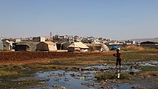 Suriye'nin kuzeybatısında açıktan akan kanalizasyon kanalları depremden önce de tehlike oluşturuyordu