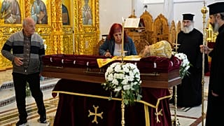 Σε λαϊκό προσύνημα η σορός του Αρχιεπισκόπου Κύπρου