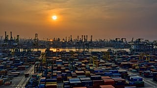 Отсутствие России в списке рыночных экономик упростит для США введение антидемпинговых мер и торговых барьеров против любых товаров из РФ