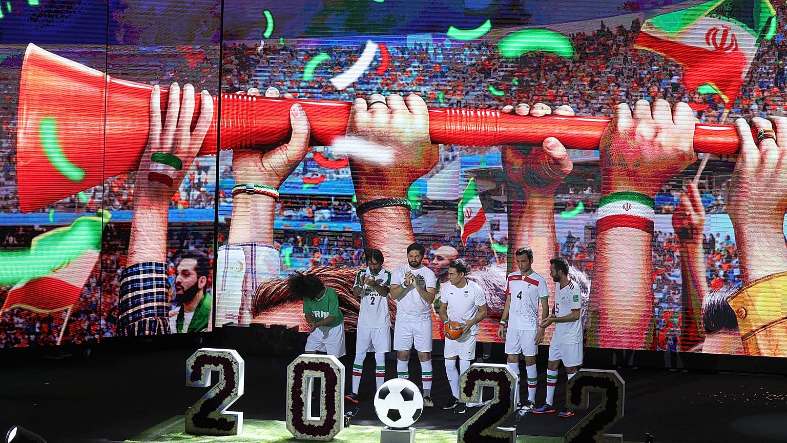المنتخب الإيراني لكرة القدم خلال حفل وداع في برج ميلاد في طهران في 8 نوفمبر 2022. t
