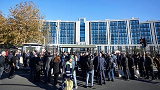 Υποστηρικτές του Εκρέμ Ιμάμογλου έξω από δικαστήριο της Κωνσταντινούπολης