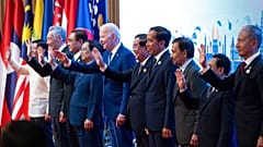 US-Präsident Joe Biden mit den teilnehmenden Asean-Staats- und Regierungschefs, 12.11.2022