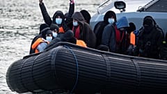 Migrants arriving in the UK in 2021.