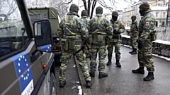 Az EUFOR alá tartozó békefenntartók a boszniai Szarajevóban