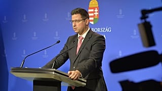 Gulyás Gergely sajtótájékoztatót tart