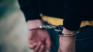 عکس تزیینی از بازداشت یک فرد