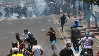 آلاف الأشخاص في مدينة سانتا كروز البوليفية يتظاهرون مطالبين بتقديم موعد إحصاء سكاني، 11 نوفمبر 2022.