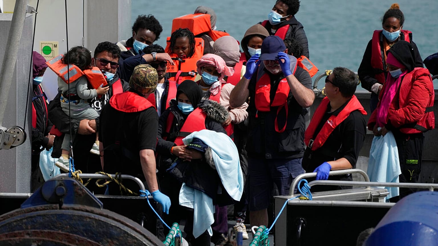 De migrants à Douvres, Royaume-Uni, le 17 juin 2022