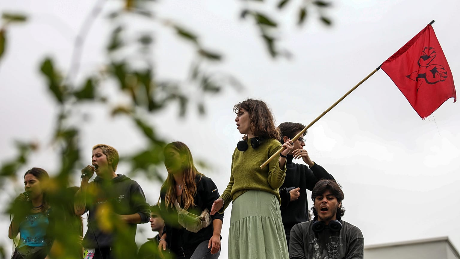 Ativistas climáticos terminaram protesto no Liceu Camões e em outras escolas de Lisboa, 14 de novembro de 2022