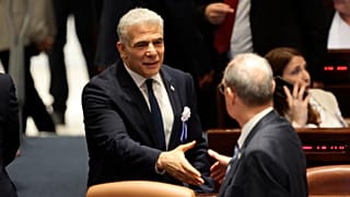 يائير لبيد داخل الكنيست الإسرائيلي