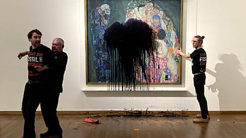 Climate activists have attacked a famous painting by artist Gustav Klimt in Vienna