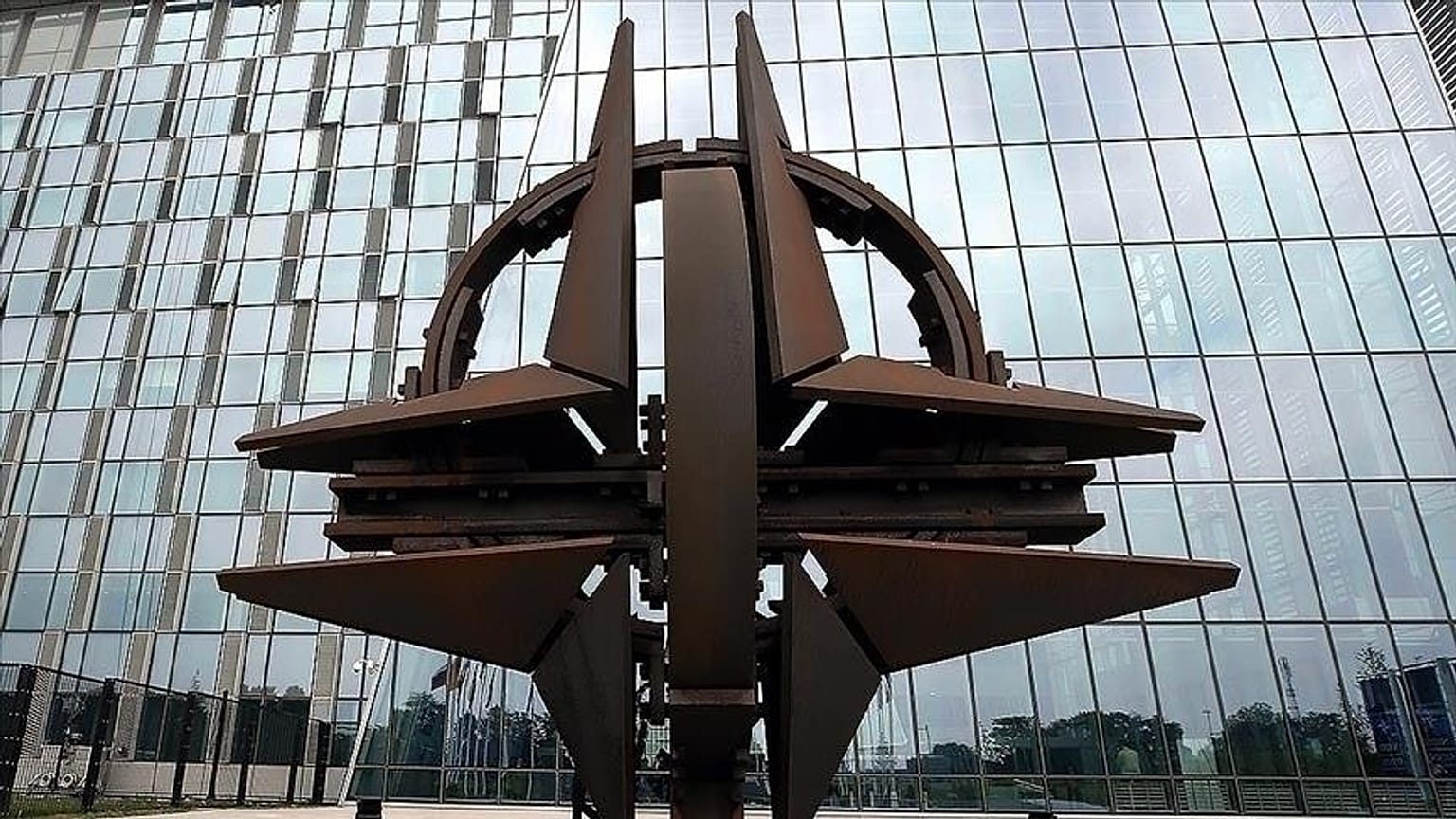 NATO, Polonya'ya füze düşmesine ilişkin haberleri araştırdıklarını bildirdi