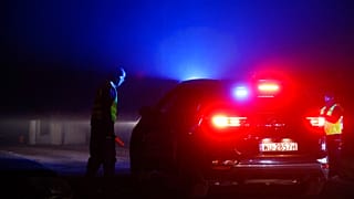 Αστυνομικός έλεγχος κοντά στο σμηείο όπου κατέπεσε πύραυλος σε μεθοριακή πολη στην Πολωνία
