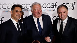 Председатель Сената Франции Жерар Ларше с лидерами Координационного совета армянских организаций Франции (CCAF). Февраль 2002 г.