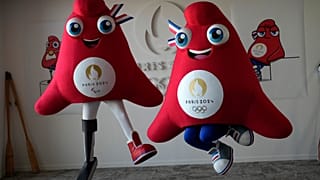 A forradalmi sapkák bemutatkozásukon