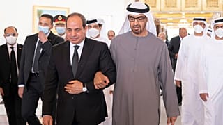 صورة أرشيفية للرئيس المصري عبد الفتاح السيسي ونظيره الإماراتي محمد بن زايد