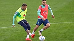 نيمار خلال تدريبات البرازيل