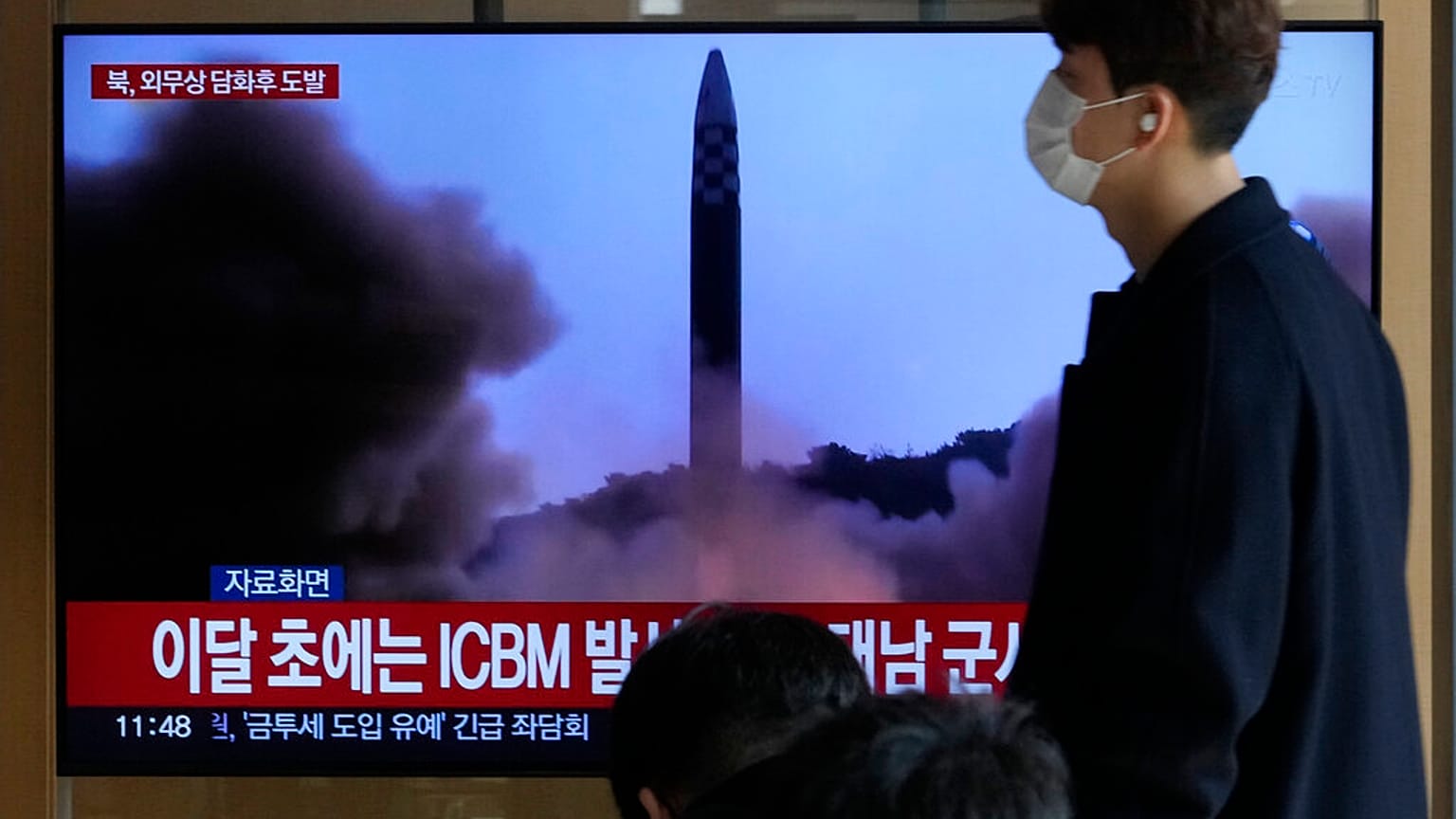 Kuzey Kore, Japon Denizi'ne balistik füze fırlattı