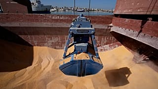 Im Hafen von Tripoli (Libanon) wird eine Getreideladung aus der Ukraine gelöscht