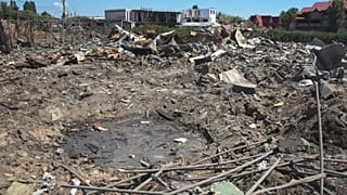 Odessa'da Rus saldırısından sonra oluşan çukur - 26 Temmuz 2022