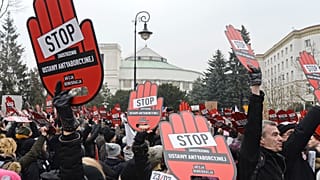 Manifestation en Pologne contre la restriction du droit à l'avortement