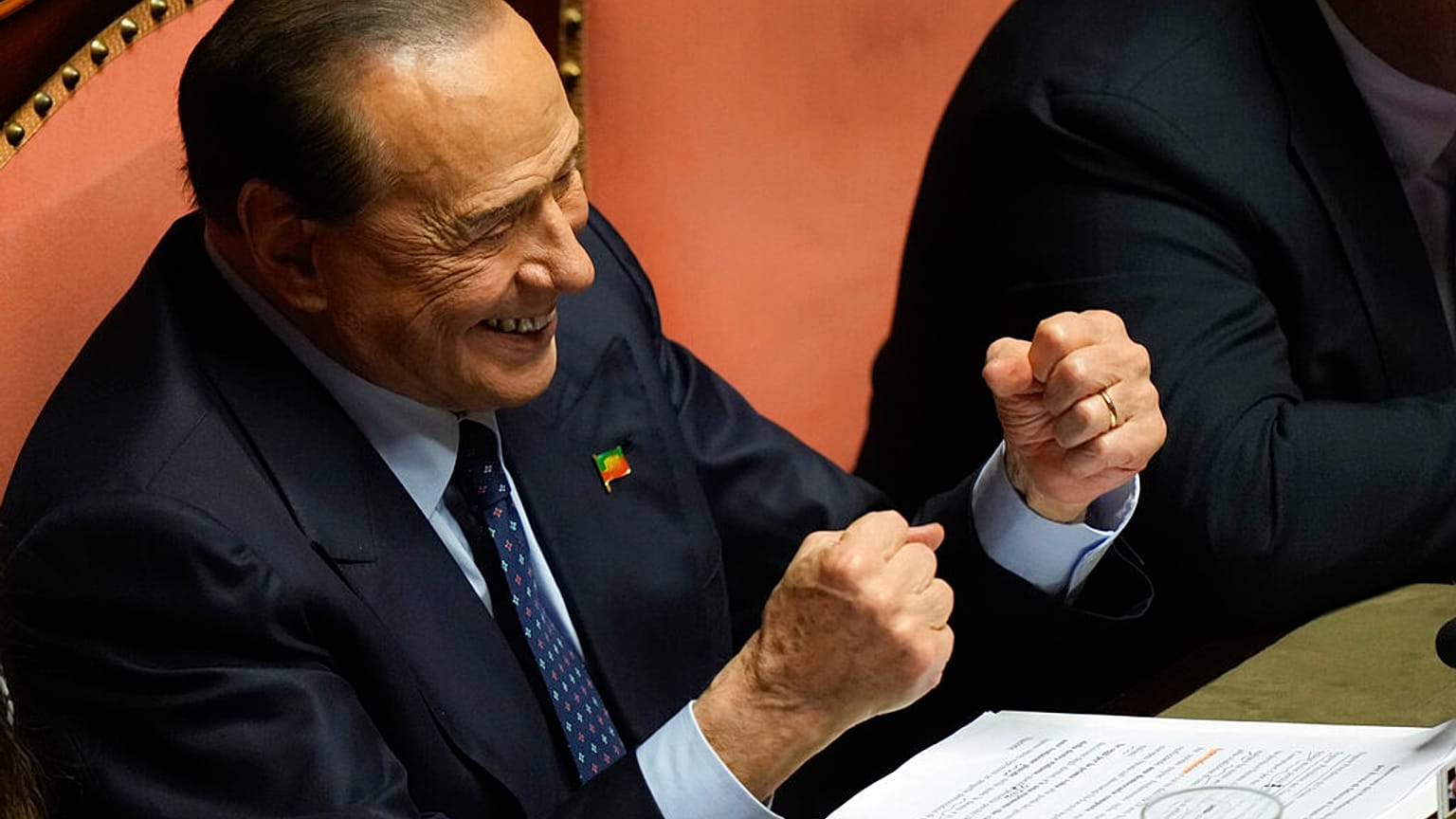 Berlusconi az olasz parlamentben október 26-án