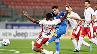 Ο Τάσος Μπακασέτας κάνει το 1-0 στη Μάλτα