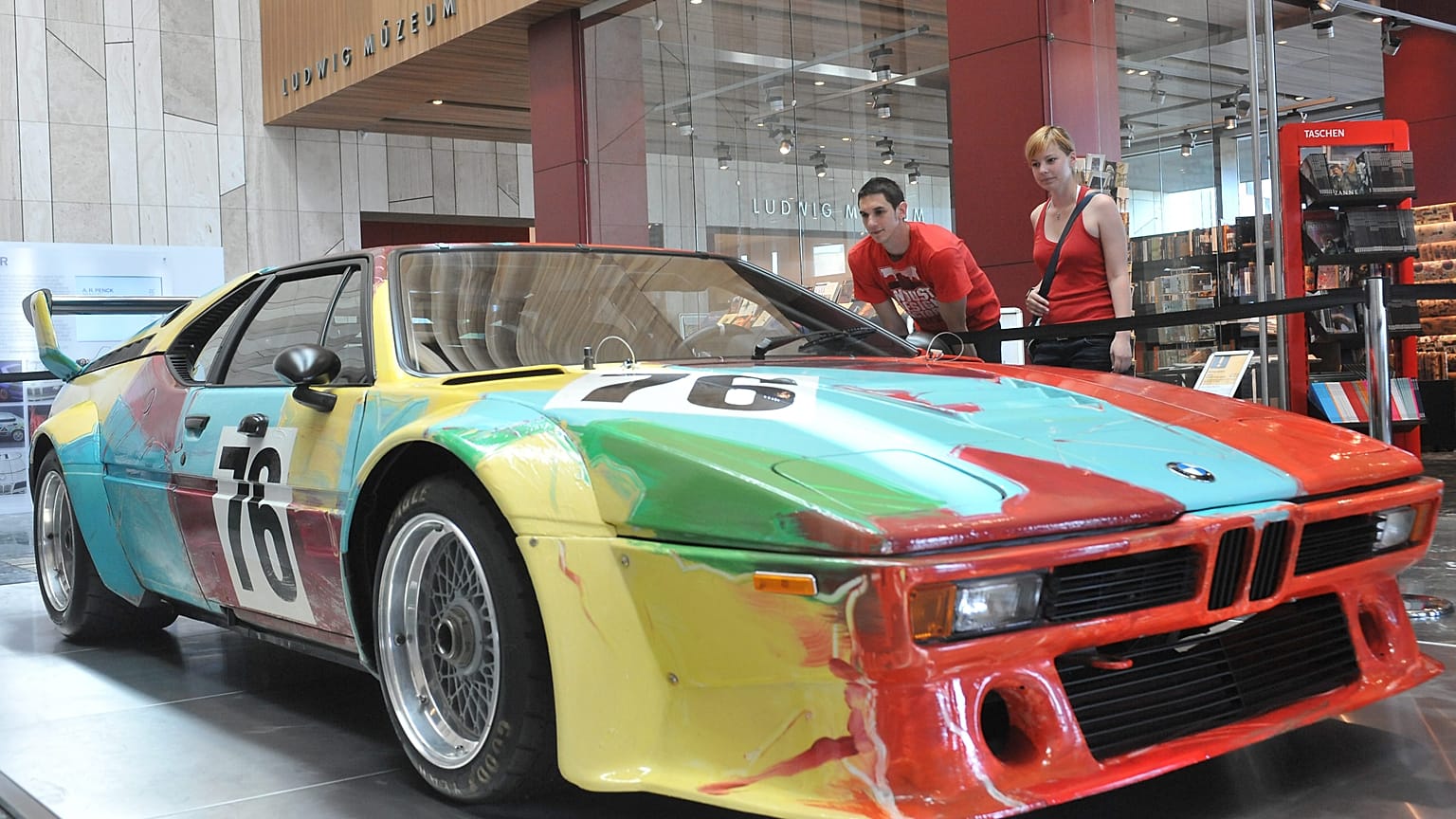 A Warhol által kifestett BMW