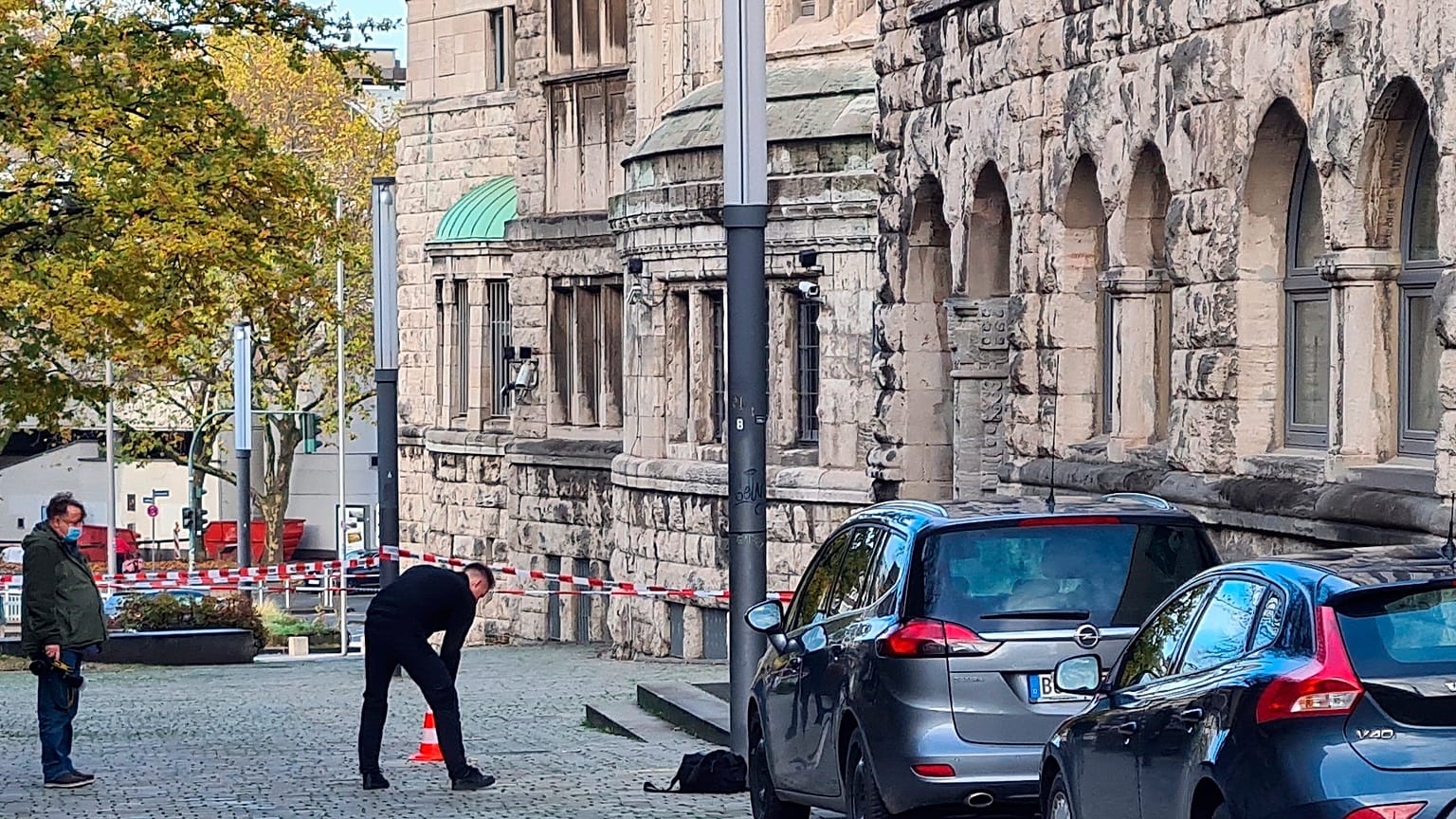 Emergency forces stand at the rabbi's house near the 'Old Synagogue' in Essen, Germany, Friday, Nov. 18, 2022. 