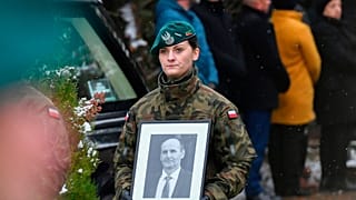 Beerdigung von Boguslaw Wos in Polen nach der Explosion an der Grenze